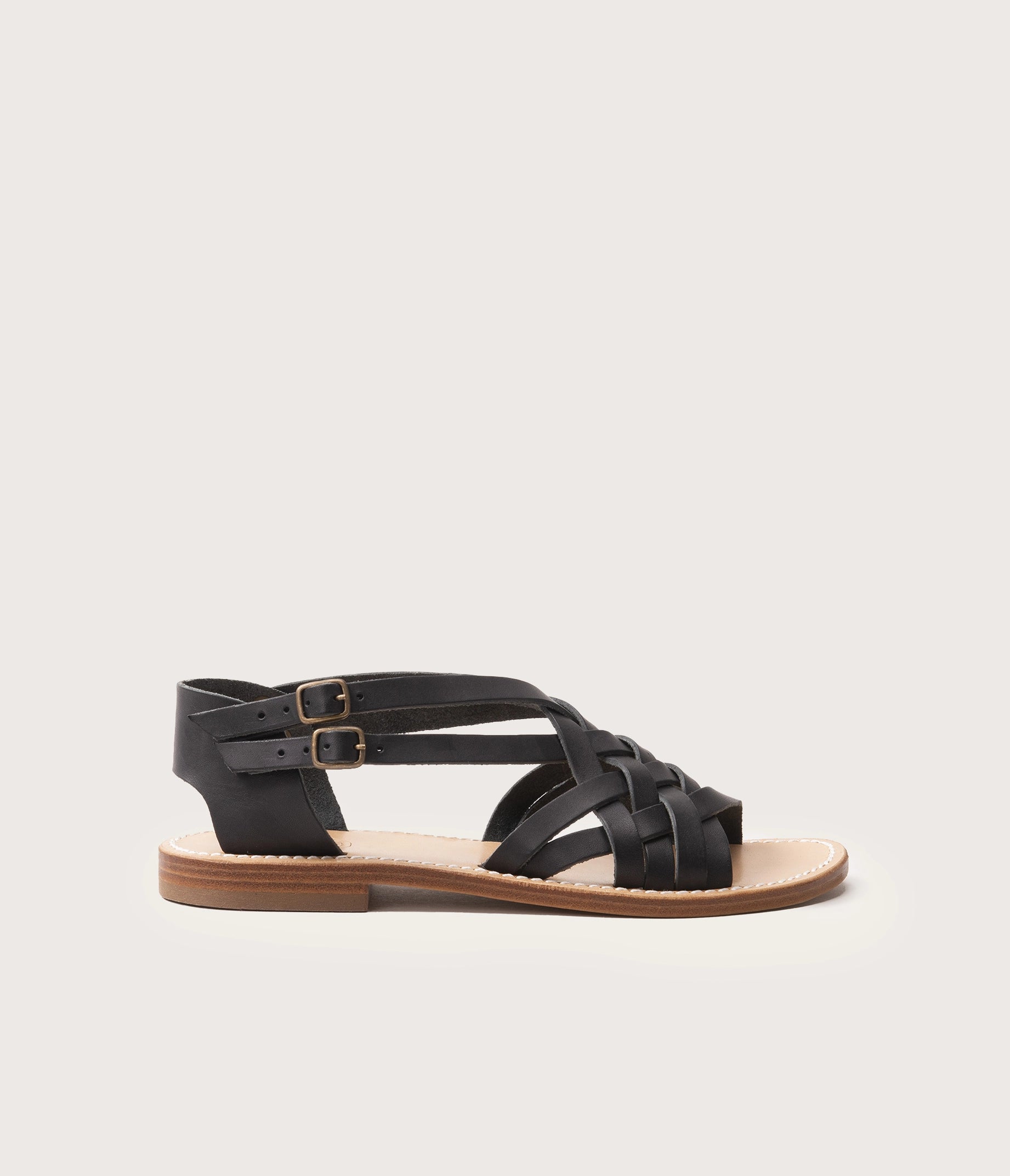 sandale noire en cuir, nu pieds en cuir, femme, epv, label, camargue, cuir tanné végétal, modèle Annabel, La botte gardiane, La botte gardian, chaussure estivale noire