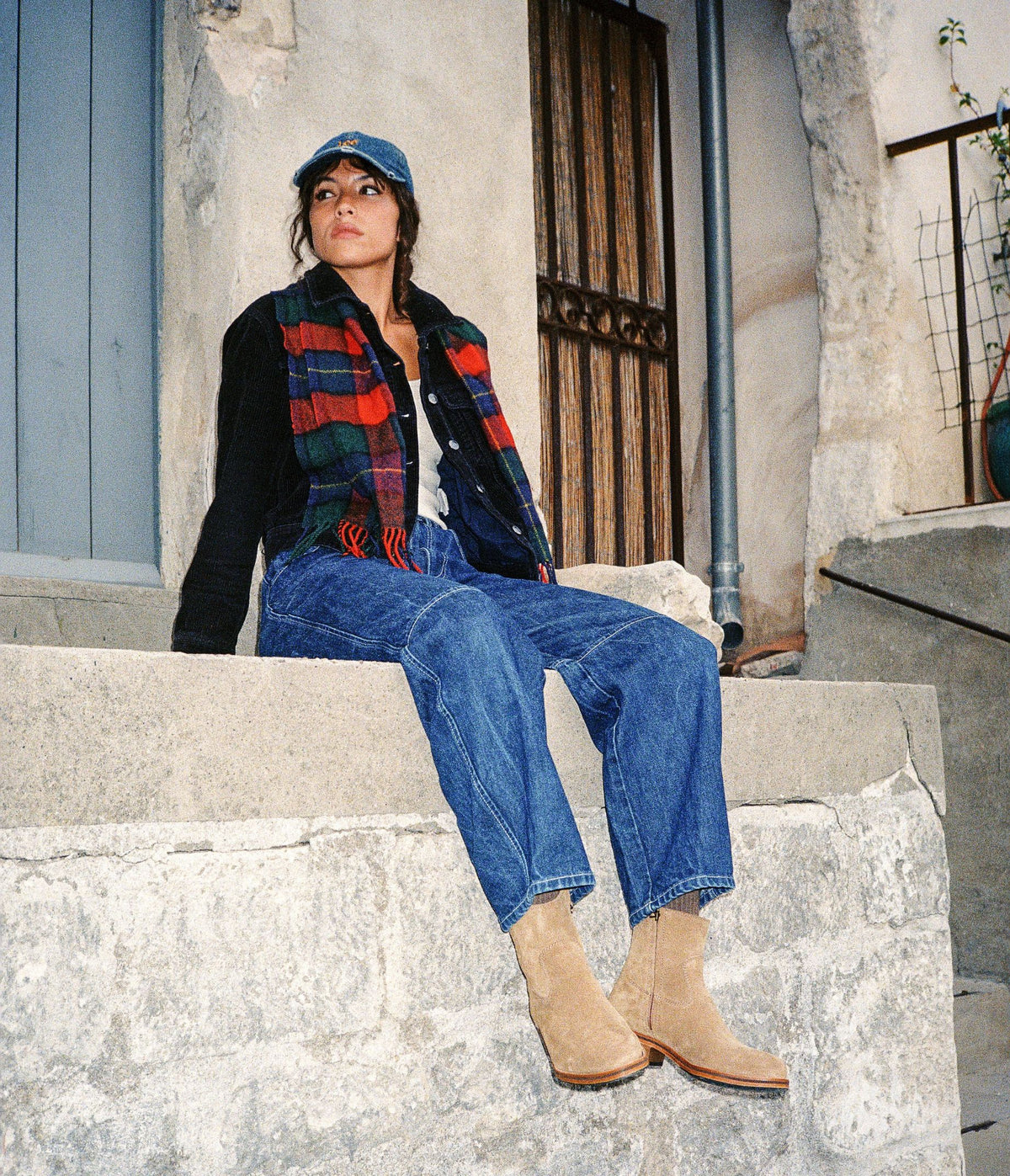Terence bottine en cuir sable, bottine cuir croute, bottine mixte, bottine femme, bottine homme, bottine mixte, bottine portée, bottine camarguaise, bottine camarguaise homme, terence la botte gardiane, boots camarguaise, boots femme, boots mixte, boots homme, boots en cuir croute, bottine en cuir pour femme