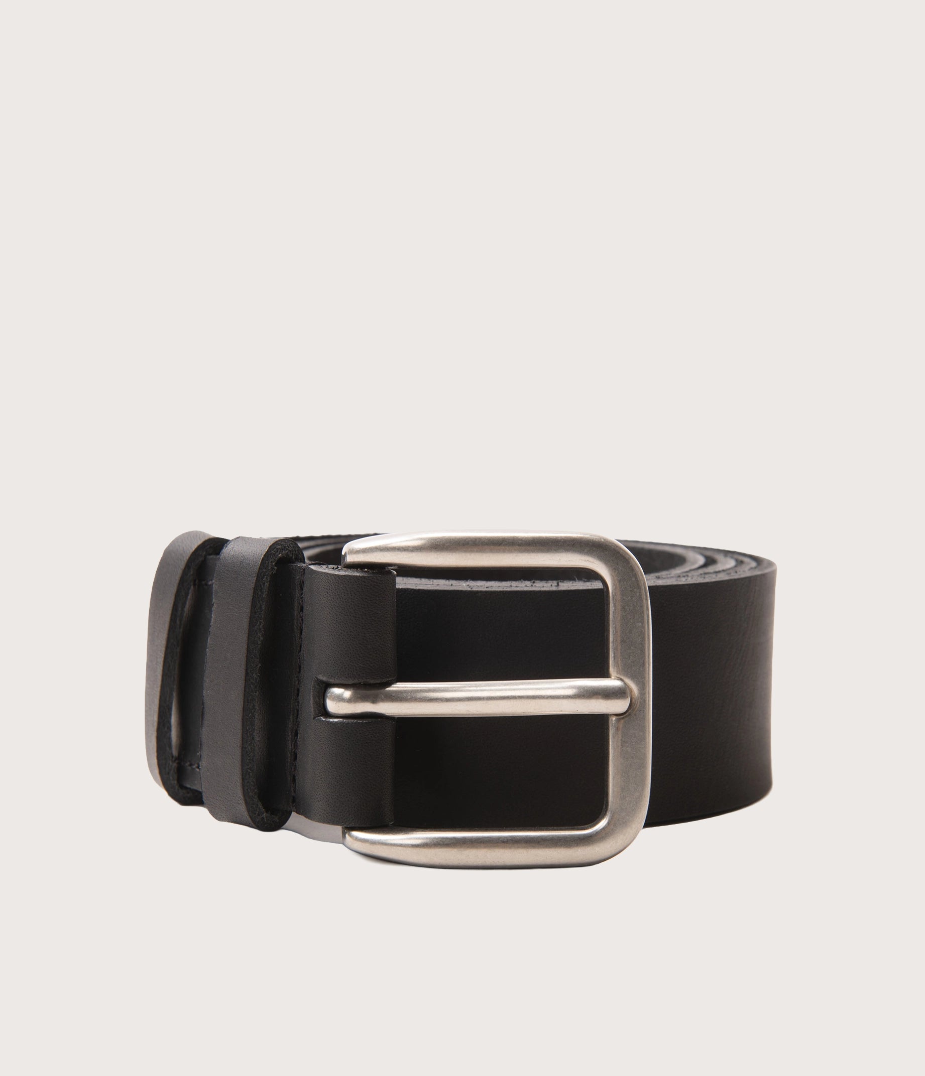 ceinture noire en cuir, ceinture femme, ceinture homme, ceinture artisanale, ceinture en cuir noir femme, ceinture en cuir noir homme, ceinture en cuir artisanale