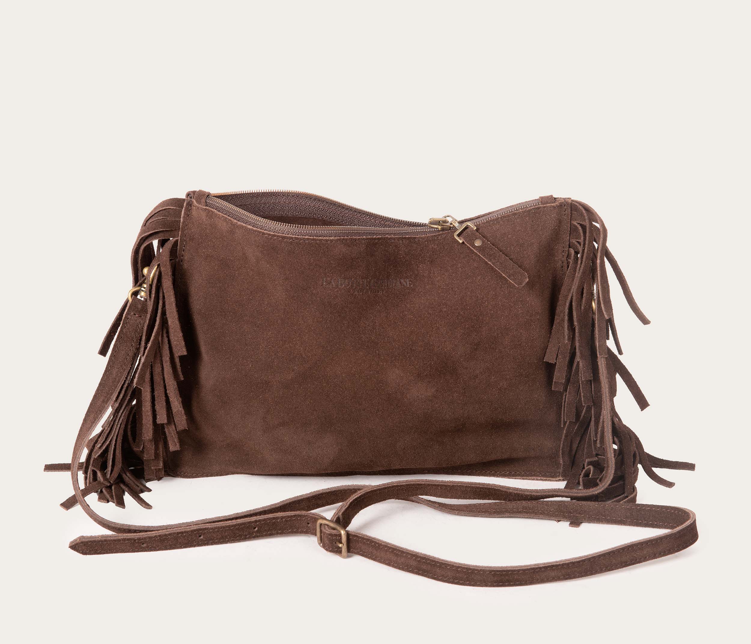 pochette en cuir velours, sac pochette à franges en cuir velours ouvert, pochette à bandoulière ouvert, sac bandoulière à franges ouvert, sac à franges ouvert, sac frange, sac pochette en cuir velours ouvert