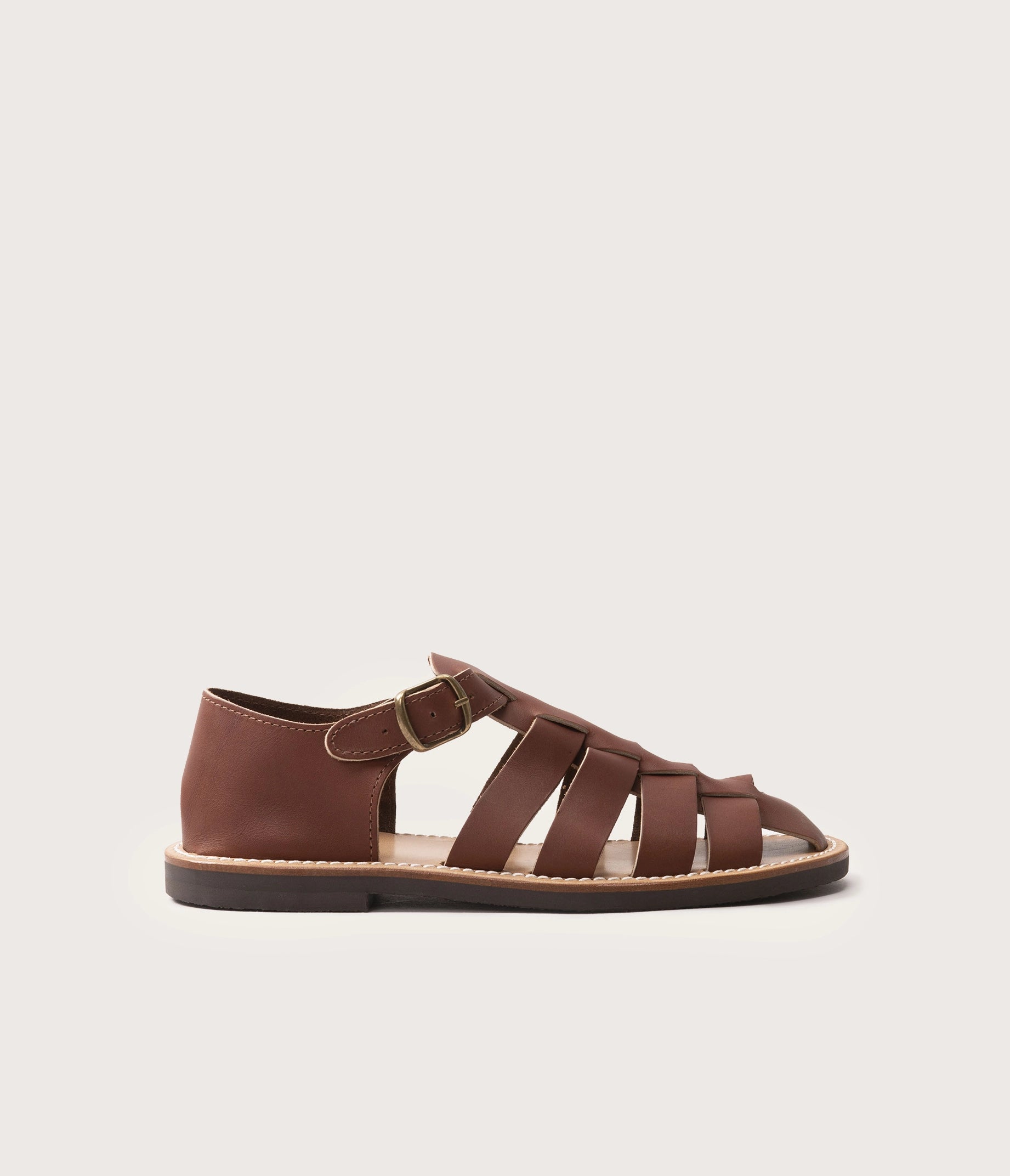 sandale marron géronimo la botte gardiane, sandale marron homme style pêcheurs, nu pieds homme style chaussure d'eau, sandale fabriquées en France, chaussures d'eau en cuir homme, nu pieds homme en cuir bout fermé, nu pieds marron bout fermé, sandale marron en cuir homme, nu pieds marron en cuir fermé, sandale en cuir français homme, nu pieds en cuir homme artisanaux