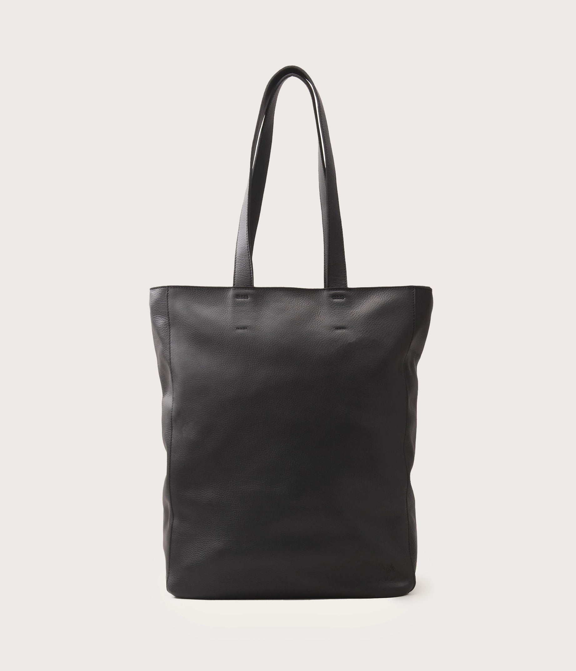 sac artisanal, sac en cuir souple noir face, sac noir souple, sac en cuir femme
