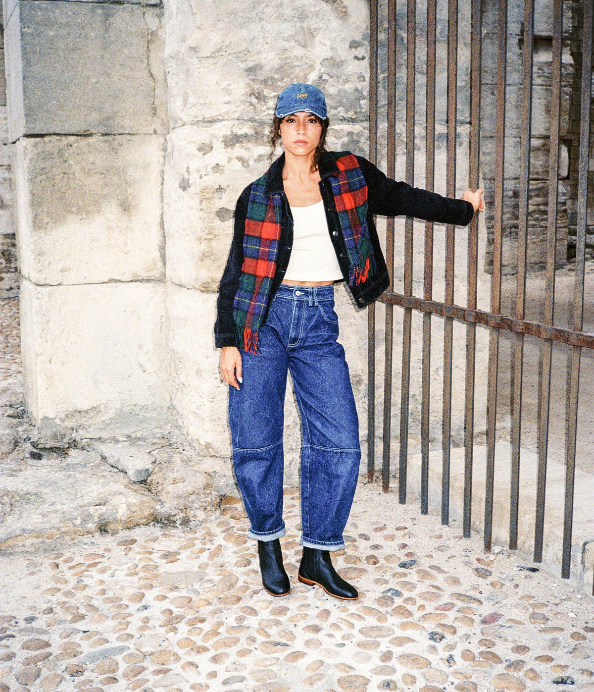 bottine en cuir souple français, bottine femme en cuir noir, bottine femme , bottine artisanale, bottine femme fabriquée en France, bottine noire en cuir, bottine noir, bottine femme en cuir, boots en cuir souple, bottine femme en cuir souple de qualité, boots noires femme, bottine portée femme
