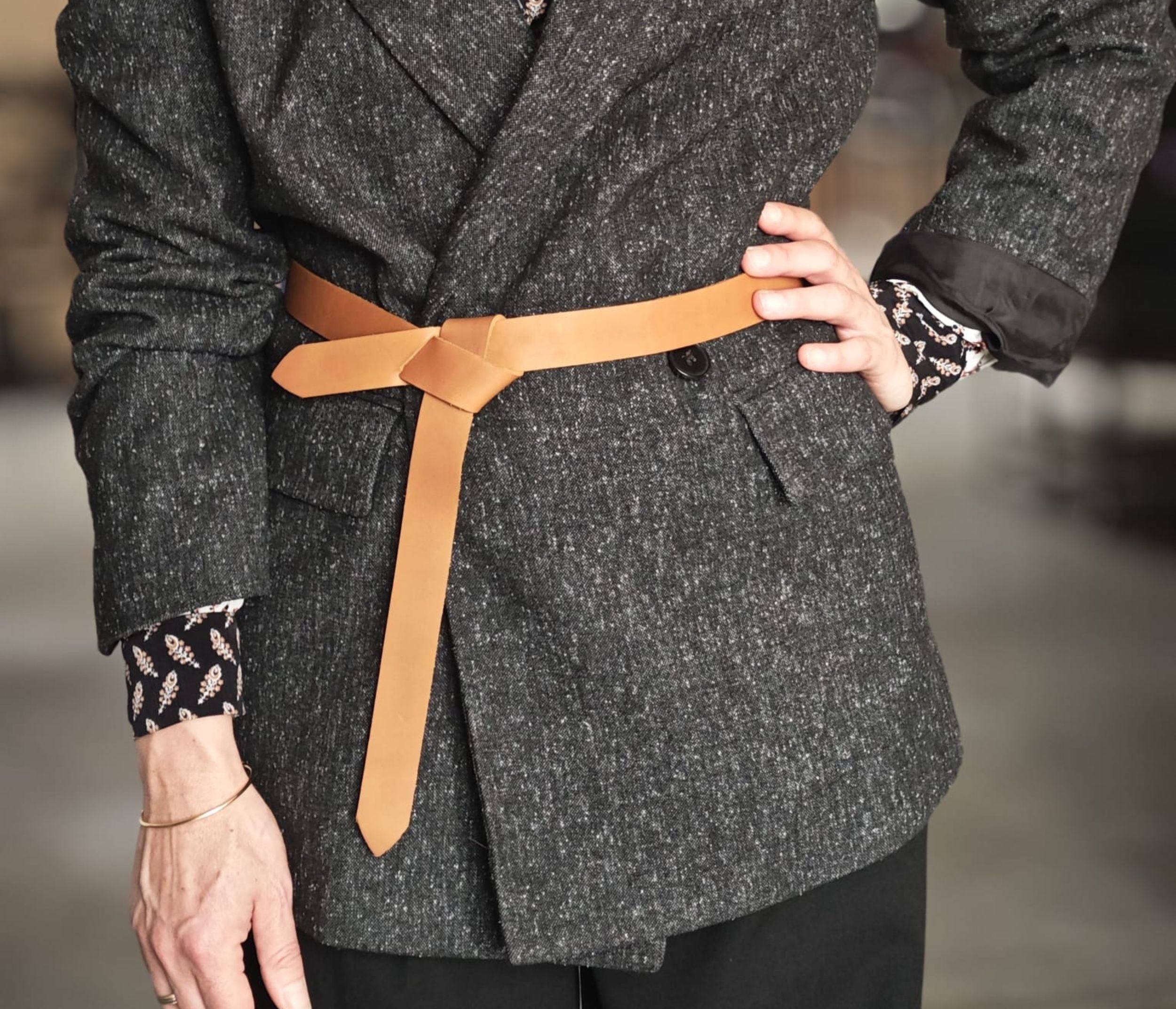 Natural leather knotted belt