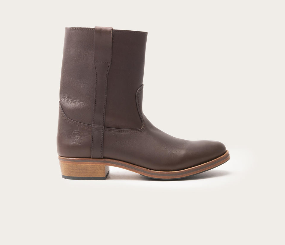 CAMARGUAISE, bottes camarguaises, la botte gardiane atelier, guardiane, botte gardiane, bottes gardiane, bottes marron, botte hommes marron, btte vue de coté , camarguaises, bottes camarguaises homme, botte camarguaise homme, camarguaises