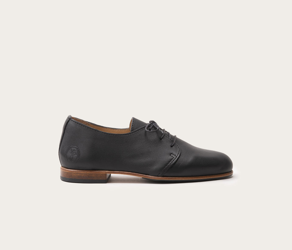 derby femme souple noir - derby en cuir souple noir femme - la botte gardiane chaussures de ville femme - chaussure de ville femme à lacet en cuir souple noir - Camargue tradition - paire artisanale - fabrication en France - derby ville femme noir