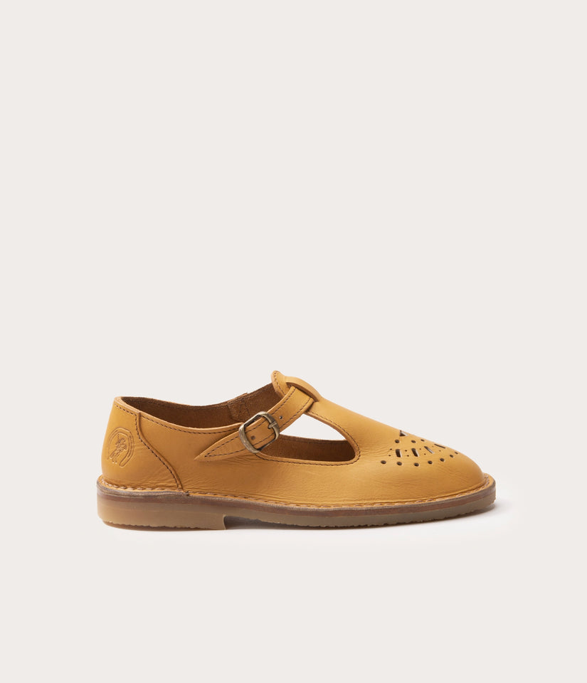 alain la botte gardiane, la botte gardiane alain, chaussure vintage, chaussures rétro, chaussure enfant adulte, chaussur en cuir, chaussure avec perforation, chaussure femme alain, chaussure la botte gardiane