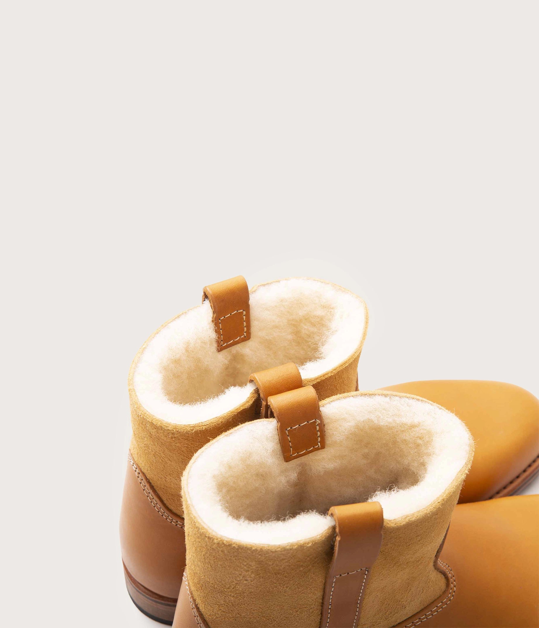 chaussure fourré mouton, chaussures mouton, chaussures peau de mouton, chaussure mouton, chaussure en peau de mouton, chaussure chaudes, chaussures chaudes, chaussure chaude, chaussure française, bottine française, artisan français, bottiers, fabriquant chaussure