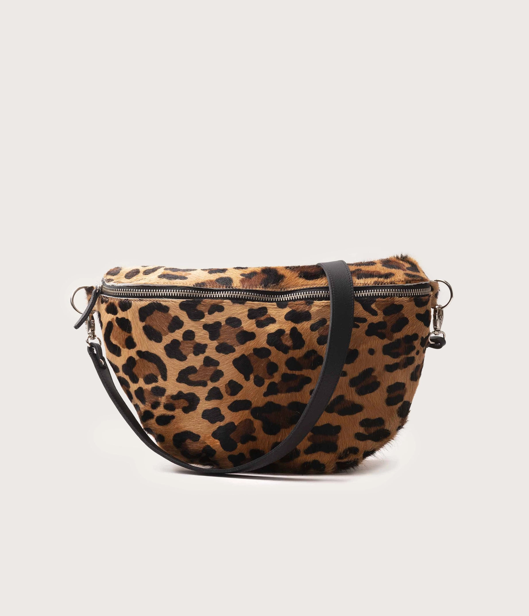 sac banane en cuir poils leopard, banane leopard, sac banane en cuir leopard, banane motif leopard, banane en cuir, banane artisanale leopard, 