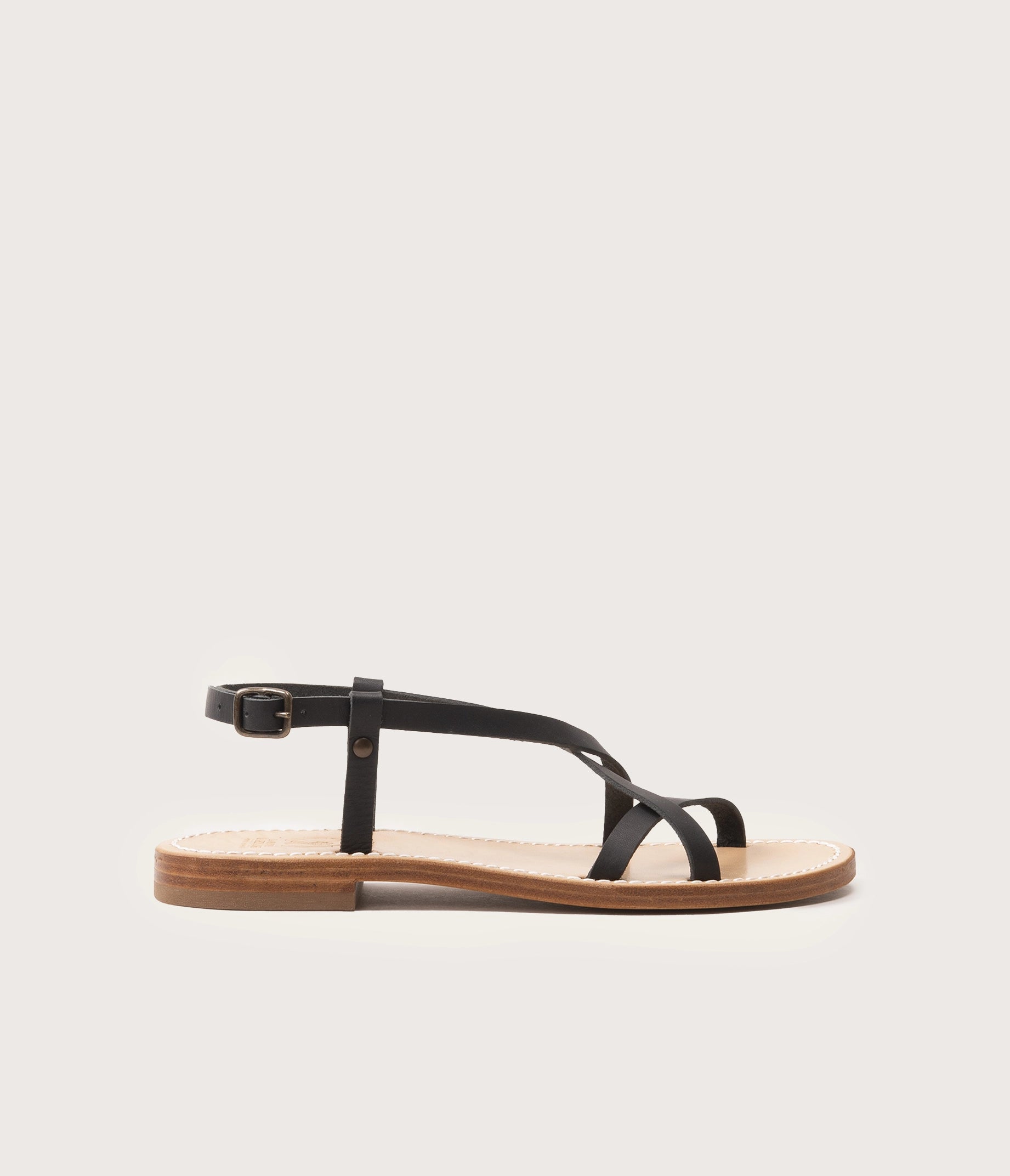 sandale belle ile en cuir ebene - cuir végétal - sandale femme en cuir vegétal - sandale avec brides femme - sandales en cuir femme réglable - sandales simples femme noire - sandales noire femme très simple - sandale style tropéziennes - la botte gardiane sandales noire belle ile , nu pieds en cuir végétal, nu pieds brides fines femme, sandale noire en cuir