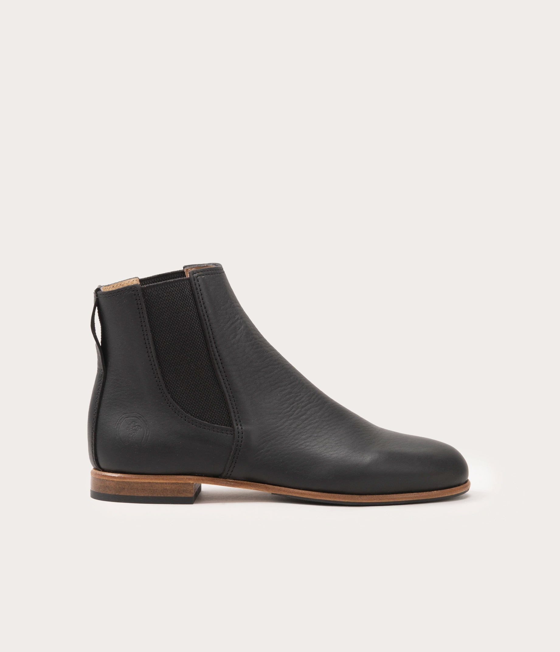 berlioz bottine en cuir souple noir - bottine la botte gardiane mixte - berlioz bottine en cuir noir souple - bottine en cuir souple noir - bottine avec talon plat - bottine homme en cuir souple noir - bottine femme en cuir souple noir - bottine en cuir noir - fabriqué en france - bottine style camarguais - bottine à élastique - bottine en cuir avec elastique