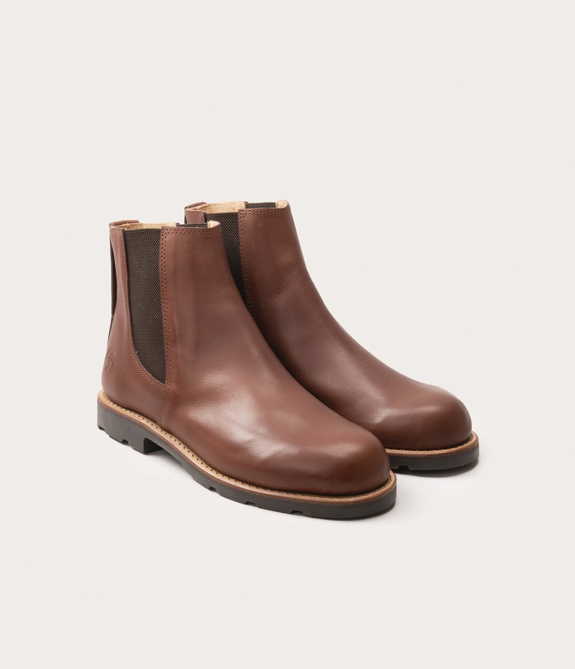 paire de boots en cuir robuste marron - paire de bottine pour homme en cuir marron - paire de boots marron élastique - paire de boots camarguaises marron homme - paire de bottines pour hommes camarguaises marron