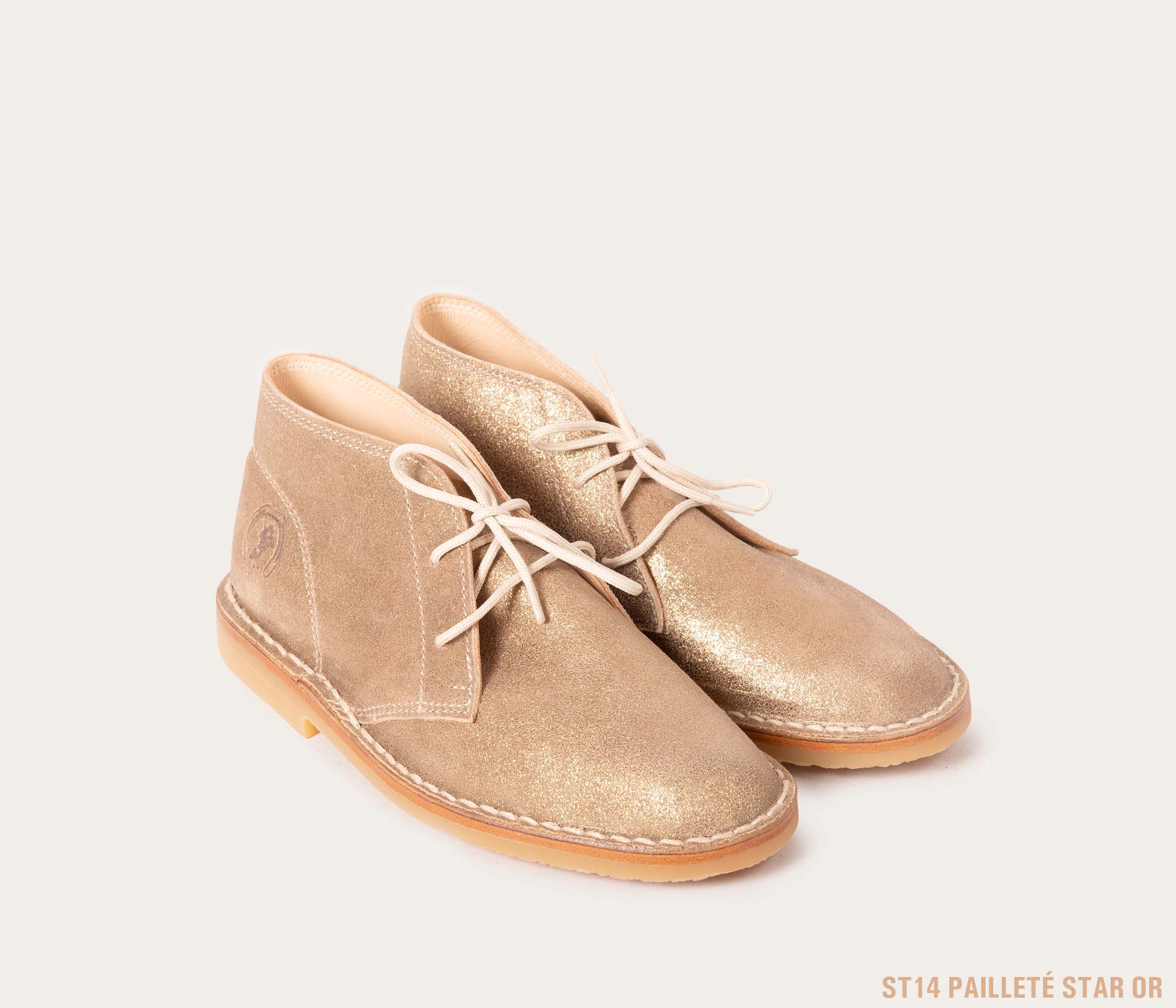 Camargue desertboots sur mesure, desertboots en cuir pailleté or, chaussure basse personnalisée