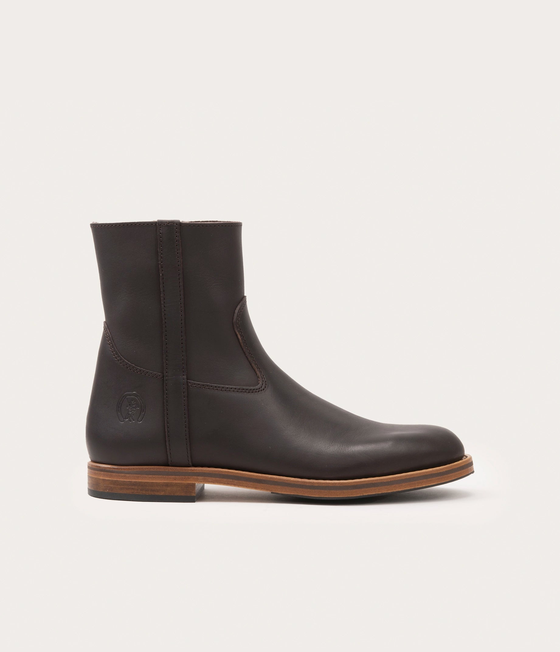 bottine zip - bottine zip noir - bottine zip homme noir - bottine avec un zip pour homme - bottine homme camargie avec zip - bottine ne cuir noir pour homme avec un zip - chaussure de gardian avec un zip - bottine de gardian avec un zip et en cuir