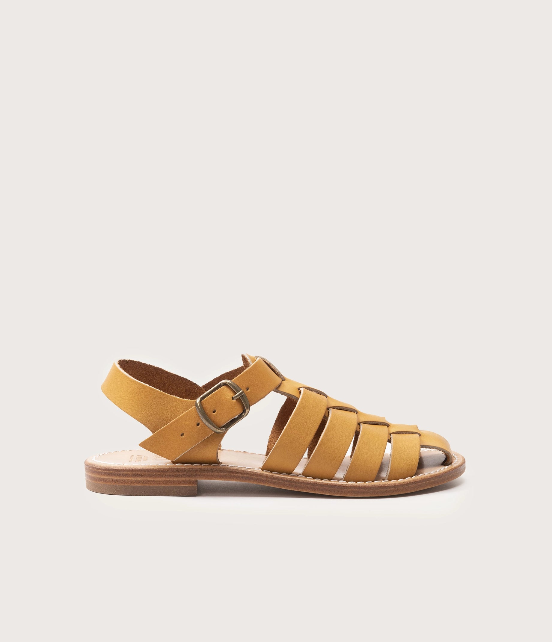 sandales femme fermees, sandale femme ferme, sandales cuir fermé, sandales avant ferme, sandale la botte gardiane, sandale cuir naturel, style méduse, sandale style meduses, meduse, sandale femme cuir, sandales artisannales femme, la bottegardiane aigues vives