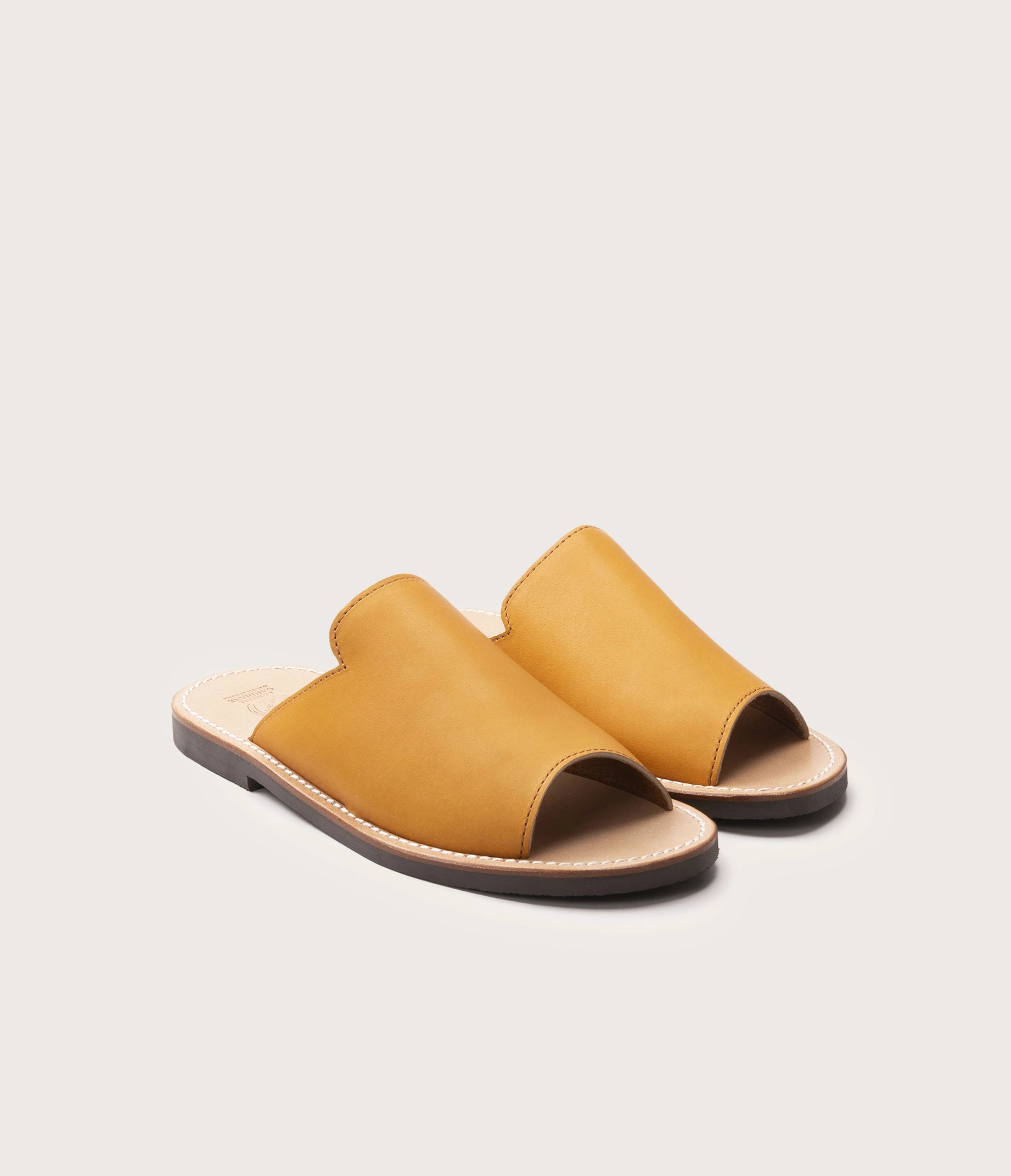 paire de mule pour homme en cuir gras naturel - cuir tannerie haas - cuir français - paire de mules modèle castel - la botte gardiane mules homme - paire de mules pour homme - paire de mules en cuir pour homme la botte gardiane 