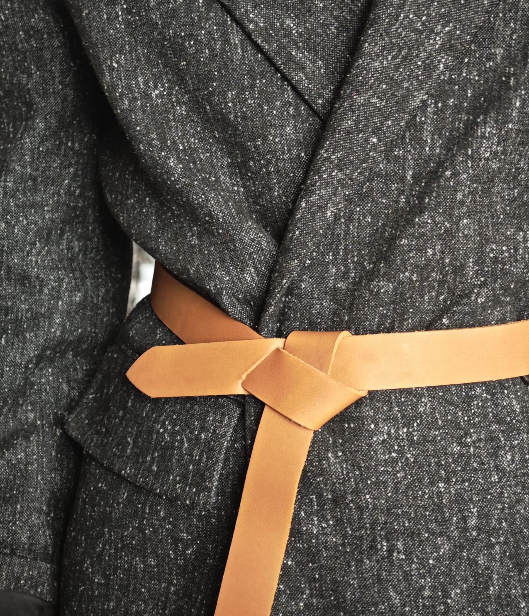 Natural leather knotted belt