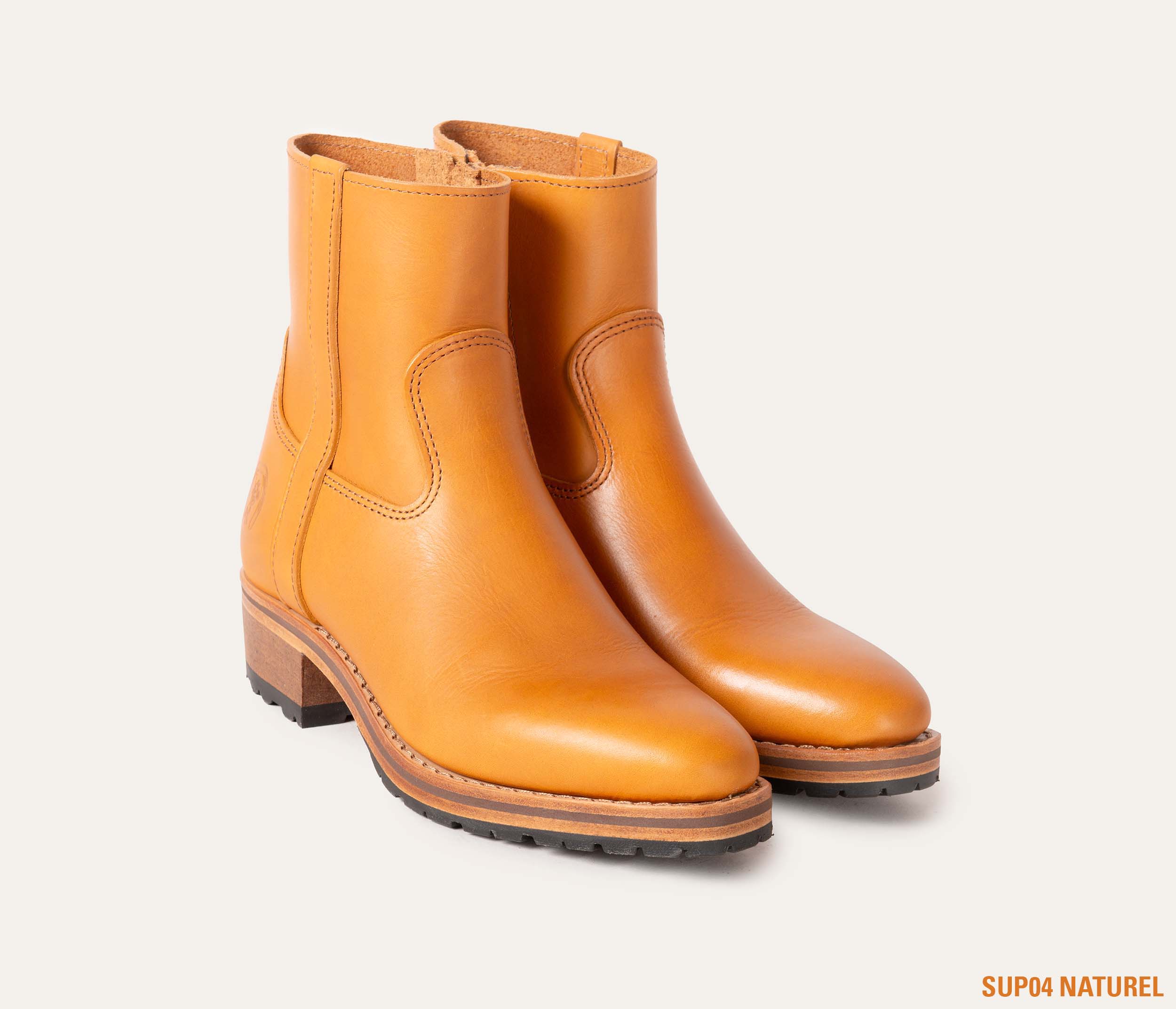 clint en cuir naturel avec patins crantés personnalisée, clint bottine en cuir sur mesure