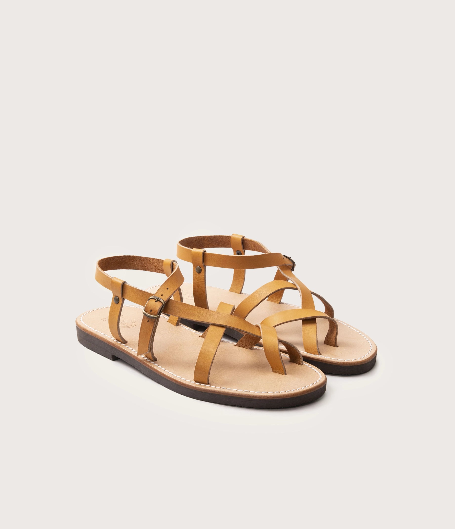 sandale La Botte Gardiane,  SANDALE EN CUIR HOMME NATUREL, chaussure SANDALE HOMME, sandale EN CUIR NATUREL, sandale homme, sandales homme, sandale en cuir pour homme, sandales en cuir pour homme, chaussure en cuir, sandale homme en cuir , cuir naturel homme, sandale solide, sandale stylée pour homme, sandales homme chic, La Botte Gardiane sandale homme, sandale idéale, sandale homme made in france, sandales homme made in france, sandale homme cuir confortable