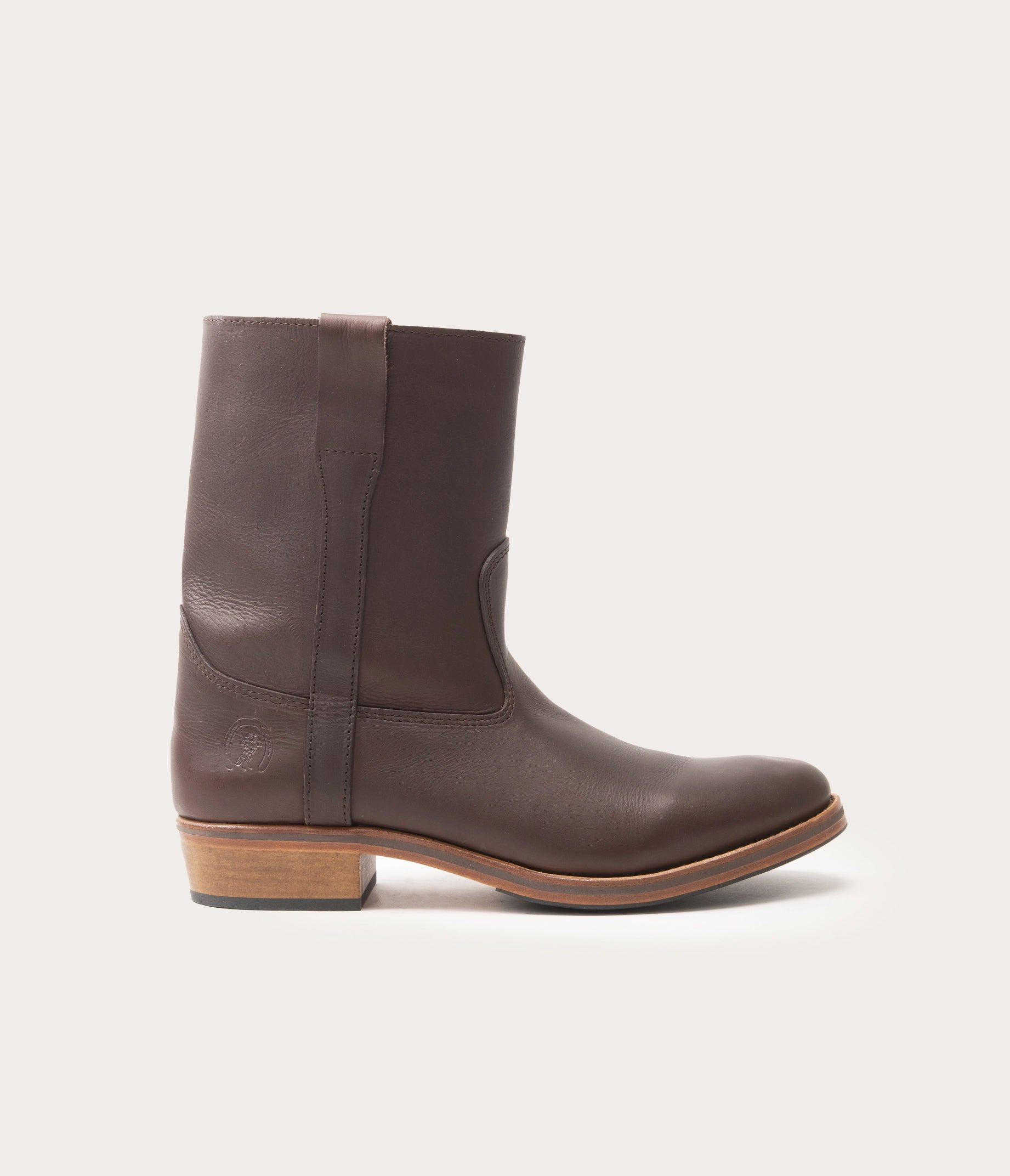 CAMARGUAISE, bottes camarguaises, la botte gardiane atelier, guardiane, botte gardiane, bottes gardiane, bottes marron, botte hommes marron, btte vue de coté , camarguaises, bottes camarguaises homme, botte camarguaise homme, camarguaises