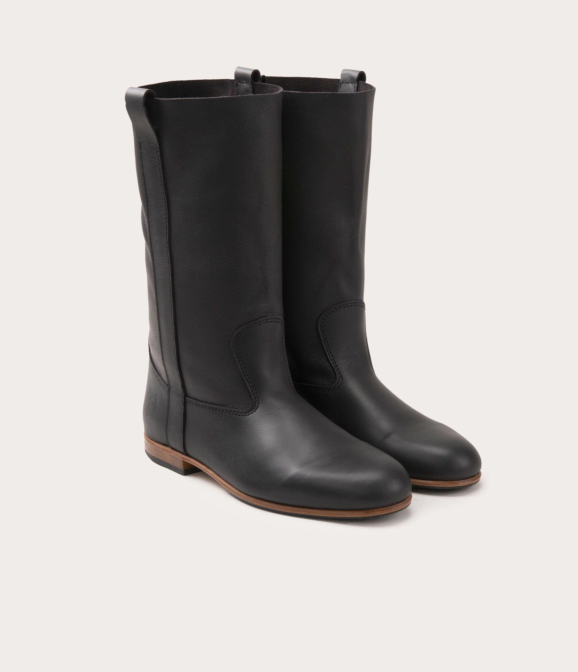 paire de botte en cuir noir - paire de bottes la botte gardiane femme - paire de bottes femme en cuir souple - cuir souple noir français - bottes style gardian - stye gardian - paire de bottes made in france - camargue chaussures 