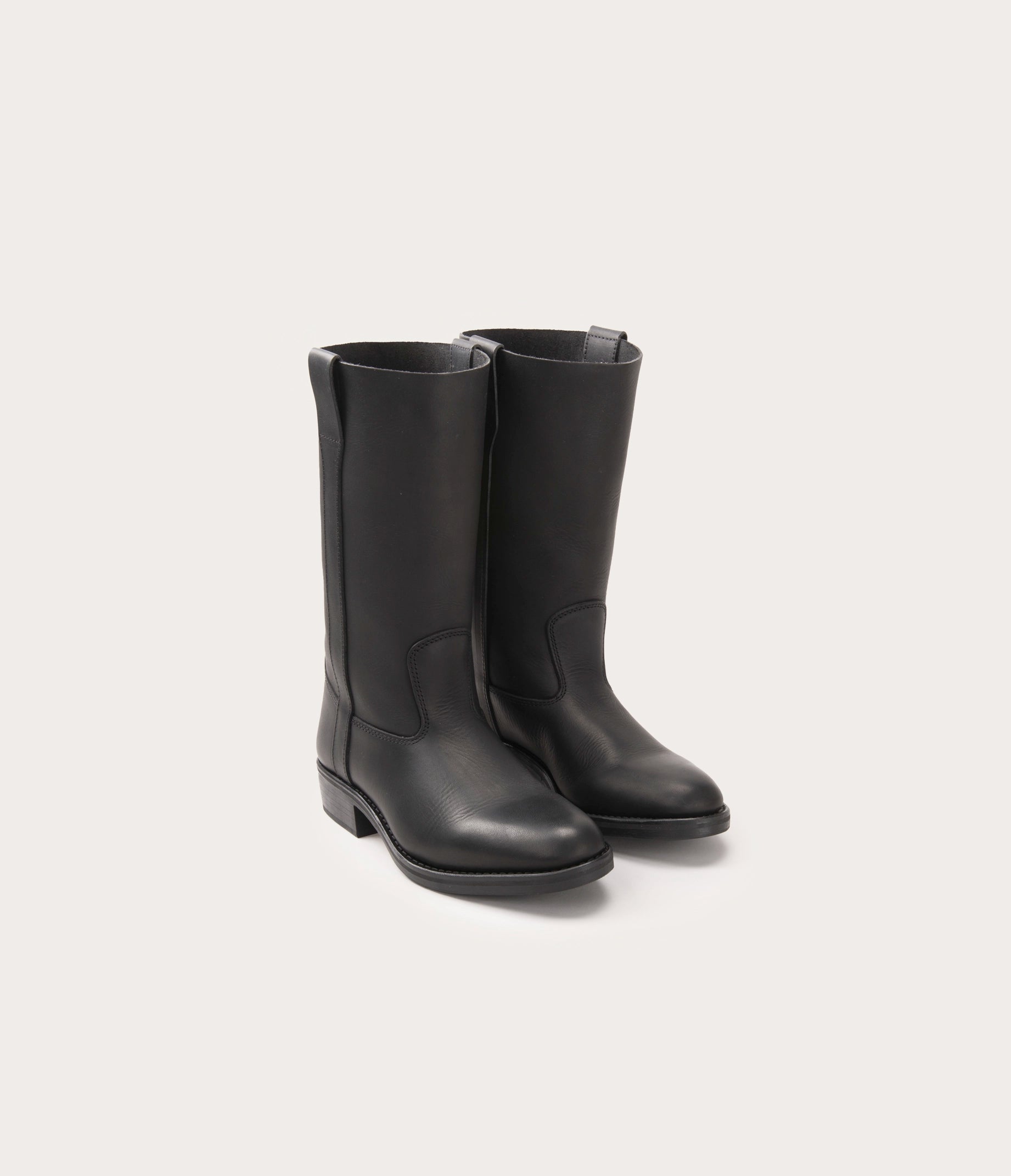 paire de bottes camarguaises - paires de bottes noires pour homme - paire de botte gardian noire - paire de bottes camarguaises noires homme - camargue bottes noires - camargue bottes traditionnelles - tradition camargue -  botte homme cuir