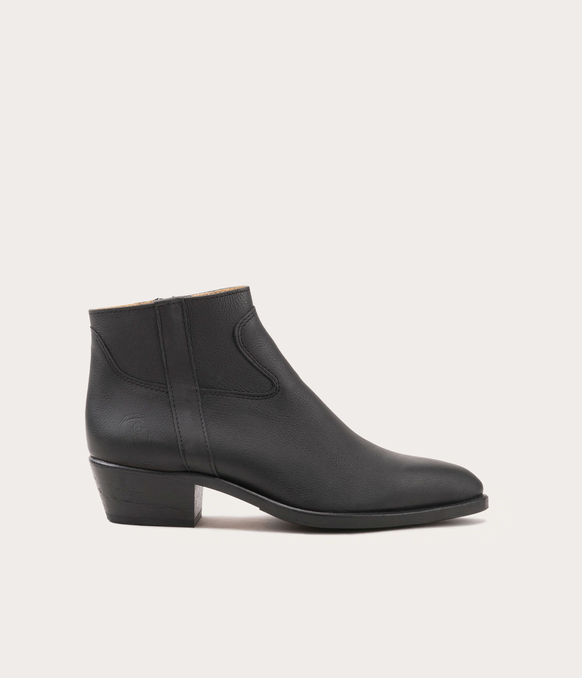 Gil Tiag Supple Black