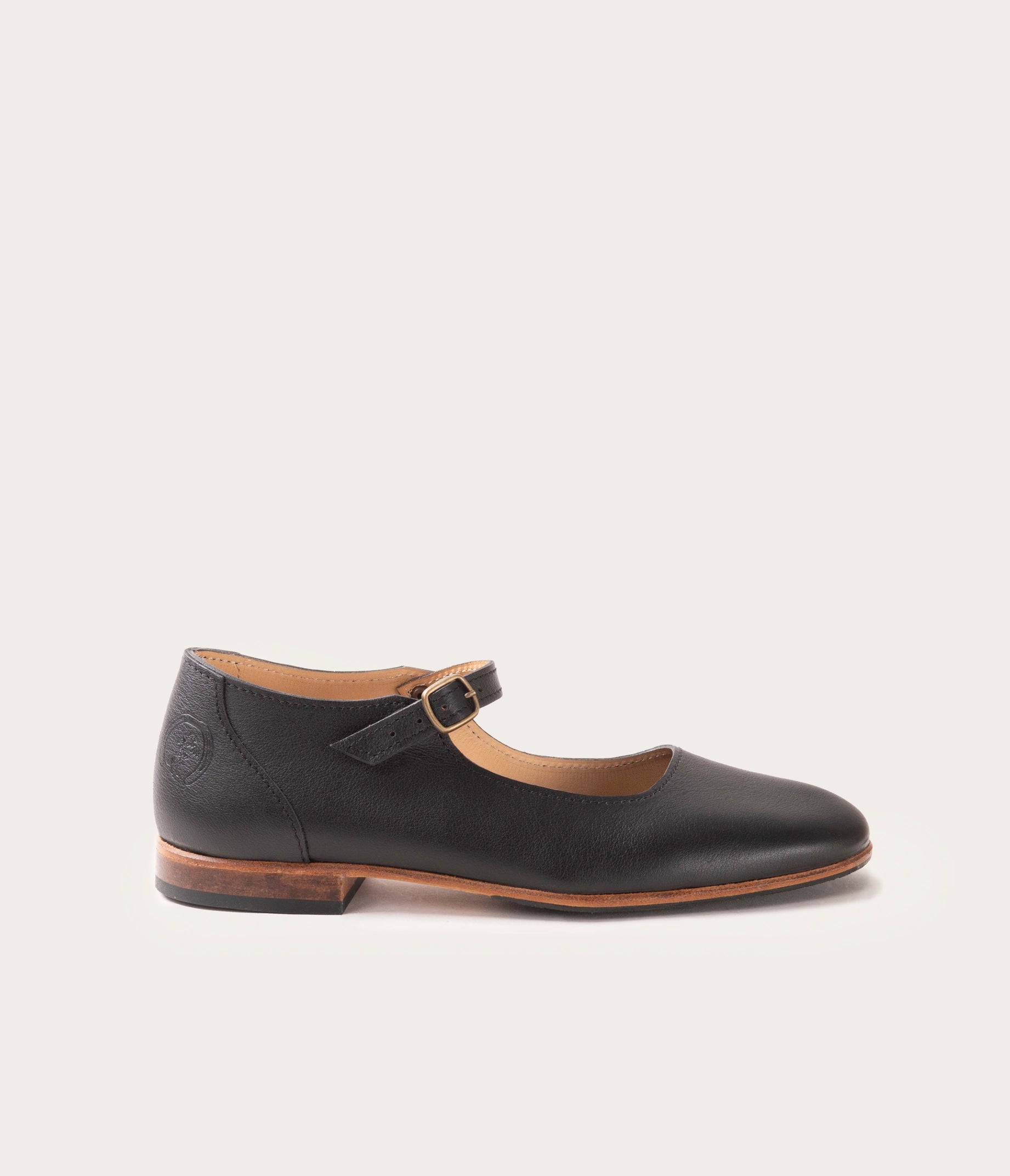 babie en cuir, babie noire en cuir, ballerine en cuir, ballerine noire en cuir, ballerine française, mary jane en cuir, mary jane noire en cuir, la botte gardiane babie en cuir souple, ballerine souple en cuir, babie femme, babies en cuir souple noir, cuir français, tanneries Haas, ballerines camarguaises