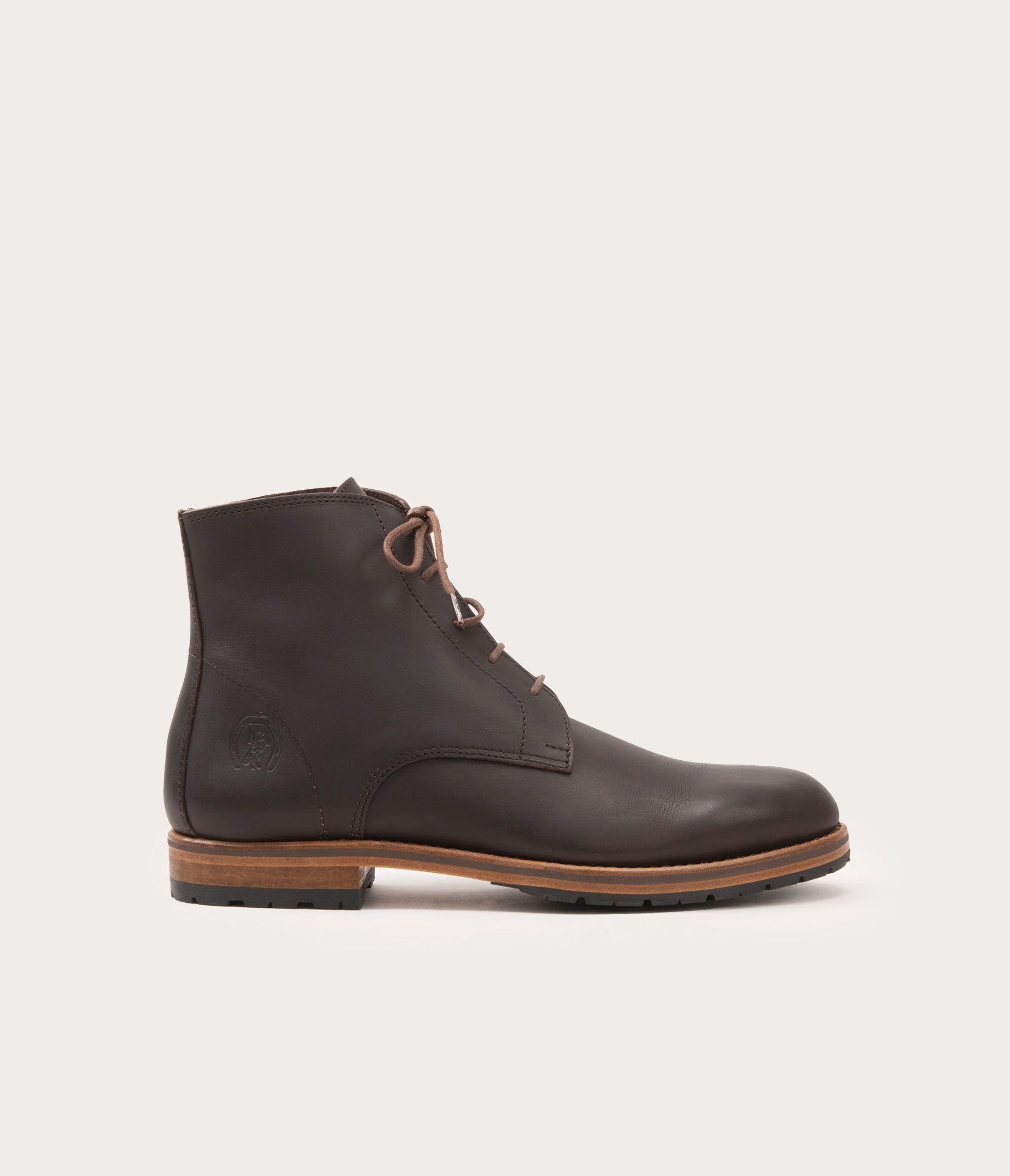 bottine en cuir homme - boots à lacet en cuir patins crantés - boots homme camarguaise en cuir café - homme chaussure en cuir - boots en cuir semelle en patins - chaussures camarguaises à lacets jules - boots epv - fabriquées à la main - lacets bottines homme, boots en cuir à lacets 