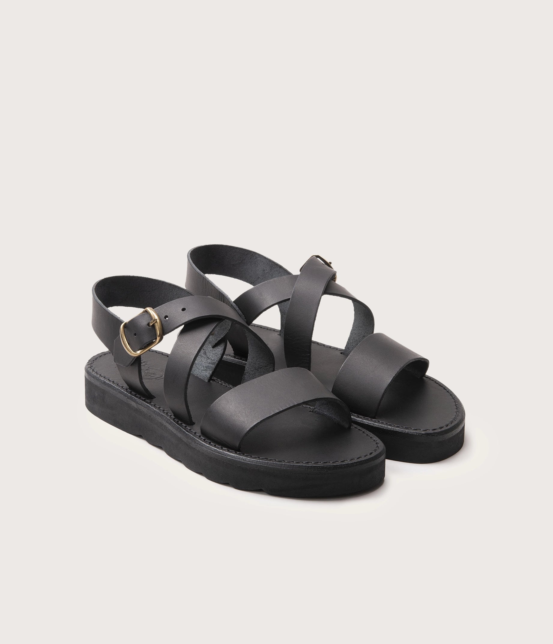 paire de sandale sans chrome - modèle madonna - nu pieds en cuir - paire de nu pieds noir en cuir femme - modèle madonna la botte gardiane/ 