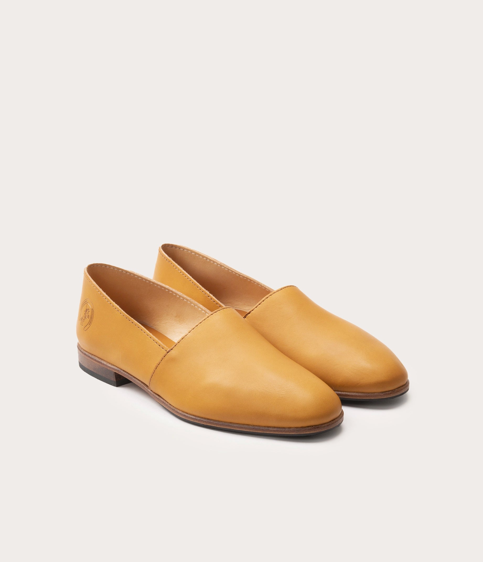 paire de mocassin en cuir naturel homme - espadrille en cuir pour homme en cuir naturel - mocassin homme style espadrille - paire espadrille en cuir la botte gardiane - modèle maury paire espadrille en cuir naturel homme