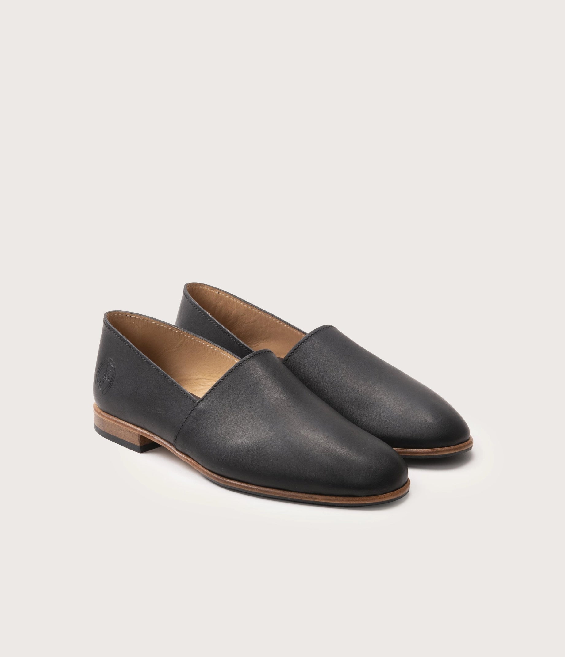 mocassins noirs, mocassin homme, mocassin noir en cuire, mocassins cuir lisse