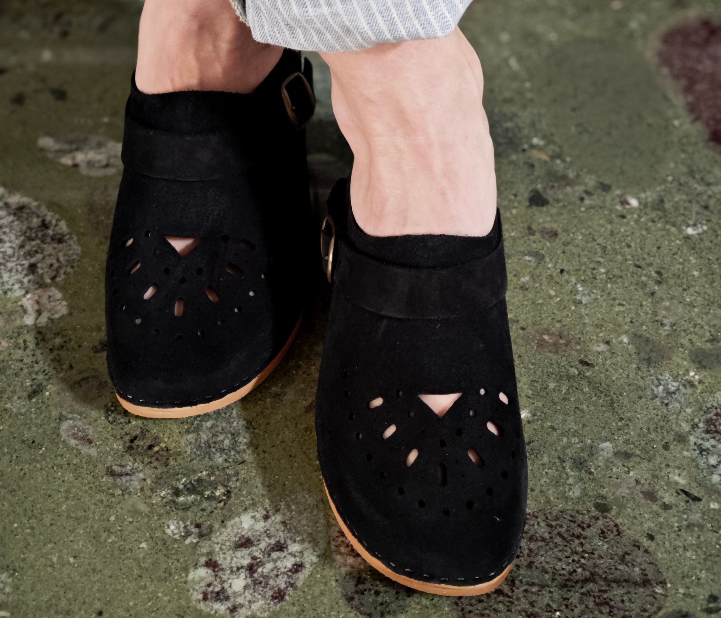 Perforated charcoal velvet clogs