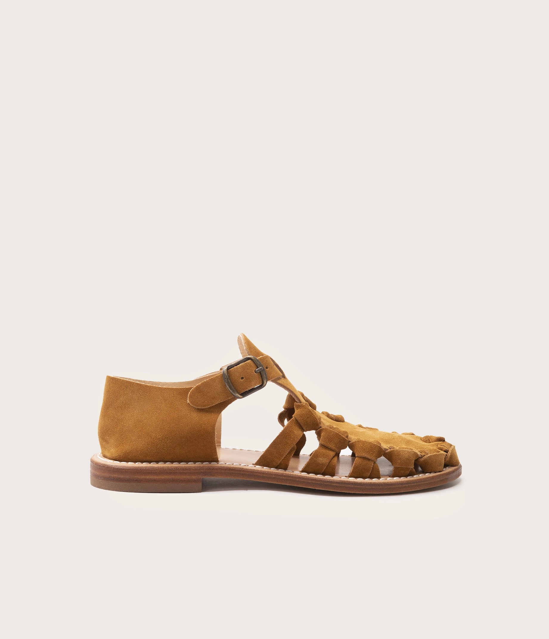chaussure basse ouverte en cuir, chaussure basse en daim, chaussure basse en velours, sandale en cuir velours daim, sandale femme en cuir daim écureuil, sandale style méduse, chaussure style chaussure de mer, sandale style chaussure d'eau, la botte gardiane modèle Serge, sandale fabriquée en France