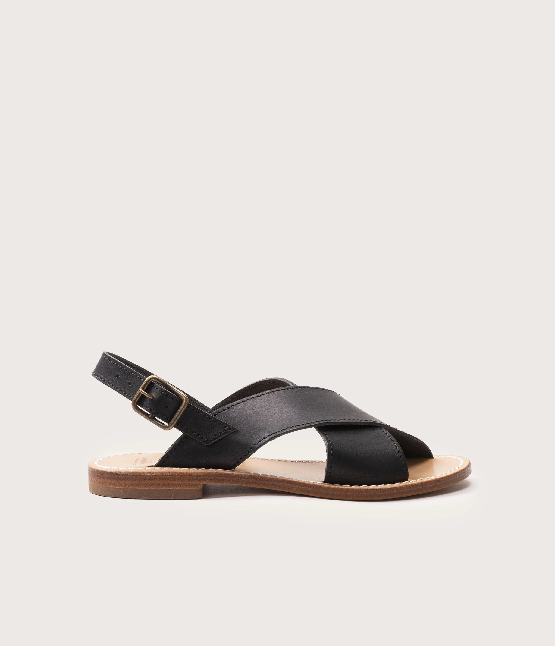 sandale femme cuir confort, sandale cuir confort femme, sandale noir, tannage végétal, made in france, chaussure française, sandales en cuir, sandale cuir noir, la botte gardiane, sandale femme sans chrome, nu pieds en cuir sans chrome femme, nu pieds noirs en cuir femme