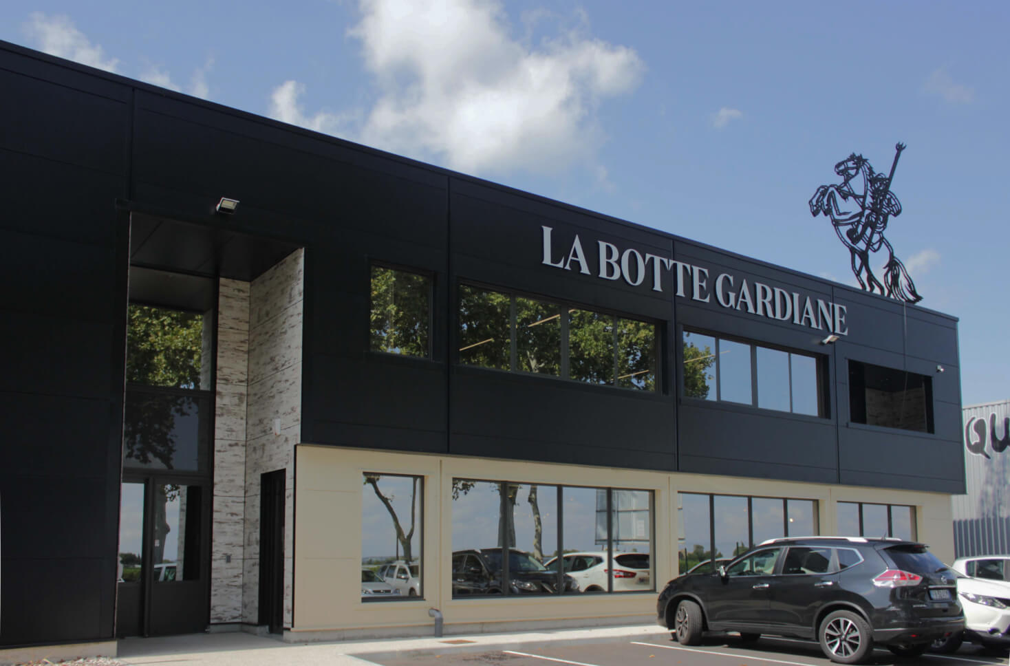 La Botte Gardiane boutique d'usine, Atelier La Botte Gardiane, Atlier Camarguaise, boutique atelier chaussures, Camarguaise Aigues Vives, Camarguaise camargue