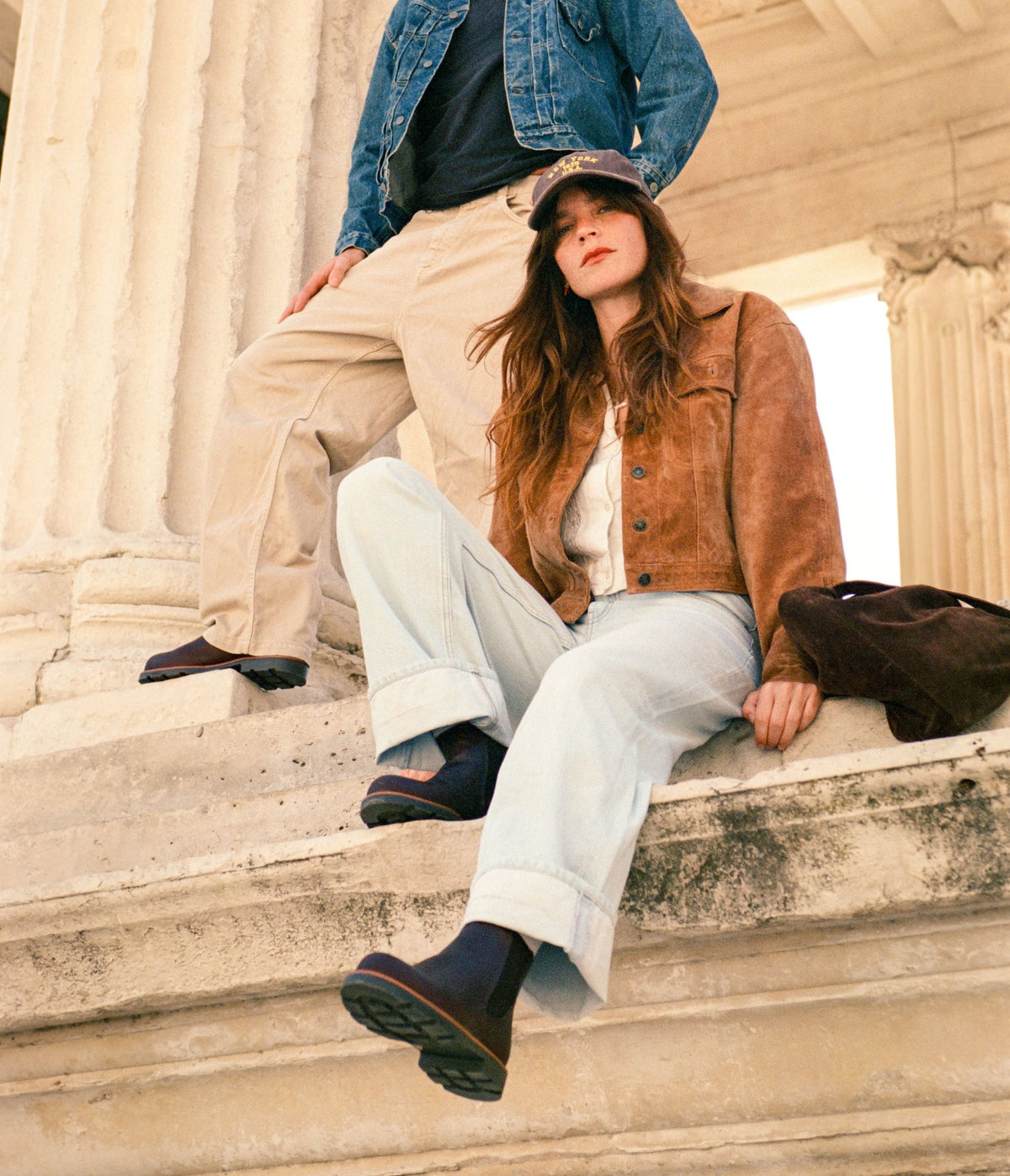 paire de boots à elastiques, boots à elastique, chelsea boots marron, chelsea boots marron, chelsea boots homme, boots la botte gardiane, boots française, boots la camarguaise, boots camarguaise porté, boots aigues vives, boots cuir marron portée, chelsea boots femme, chelsea boots homme