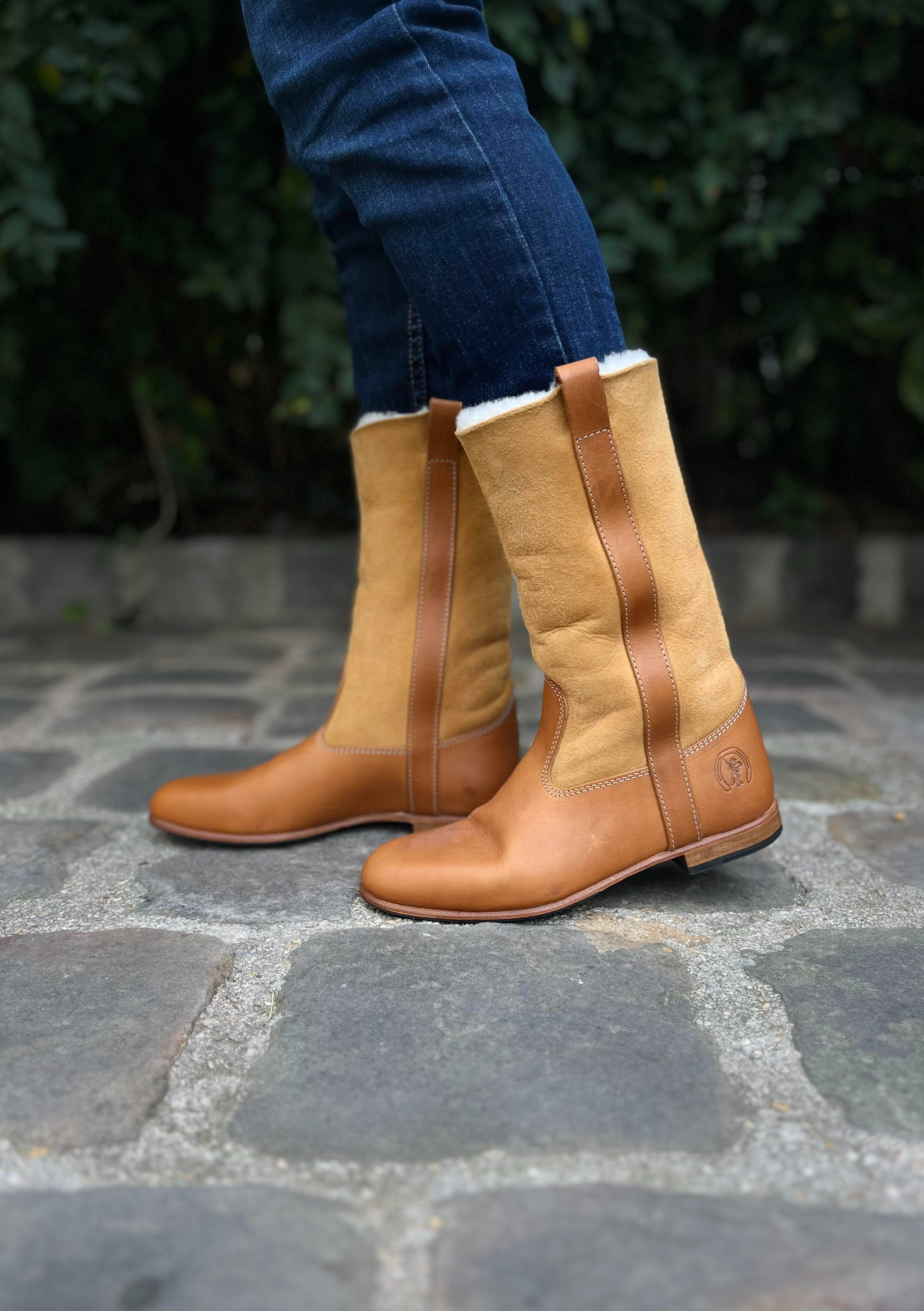 Bottes En Peau De Mouton Kirkland Signature - Taille 6 Femme, Noir - Neufes Dans Leur Boîte