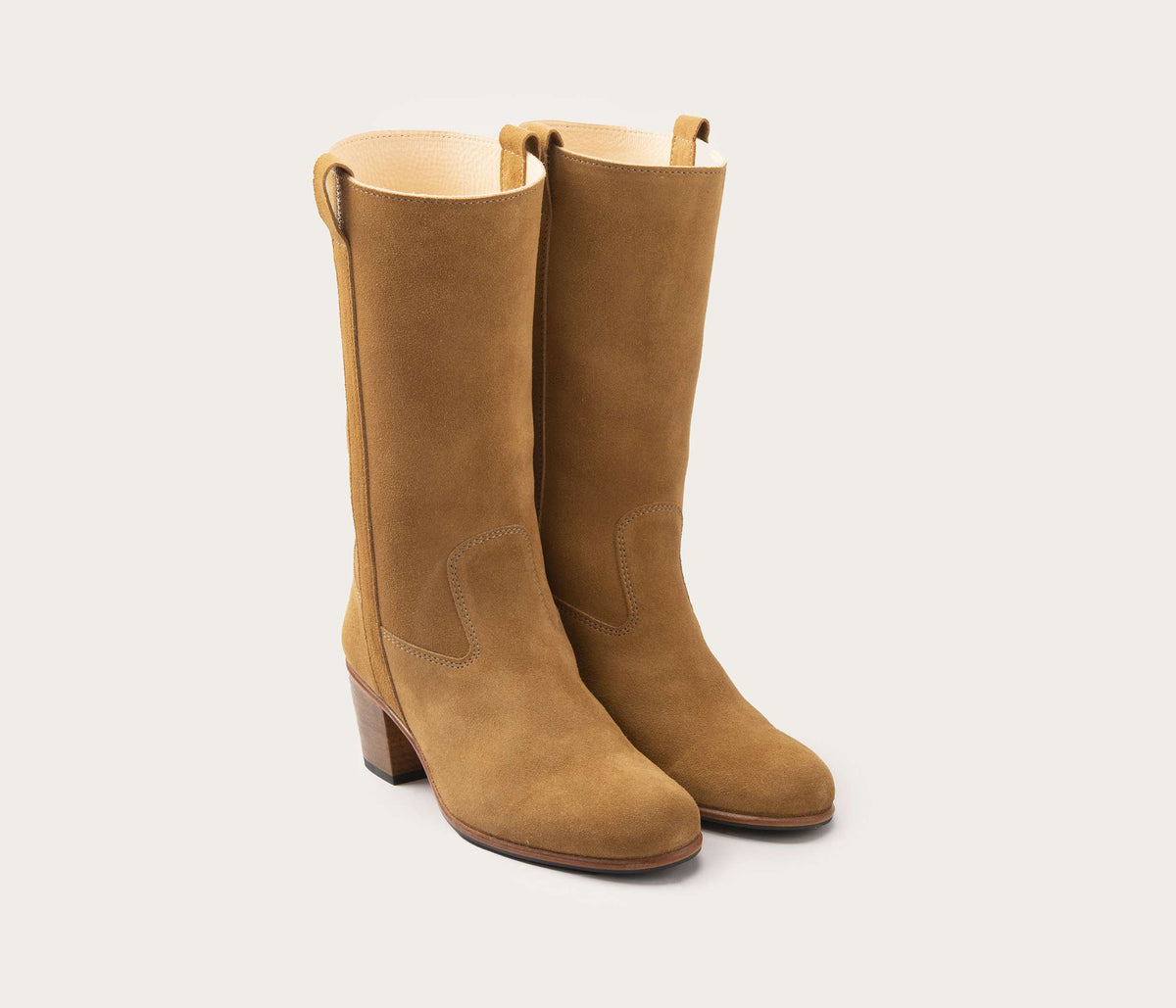 paire de botte à talon femme - paire de botte en daim - paire de botte en velours - paire de botte en velours havane femme - la botte gardiane paire de botte à talon simone - paire de botte à talon en cuir daim  - paire de botte en cuir style camargue - paire de botte à talon style gardian