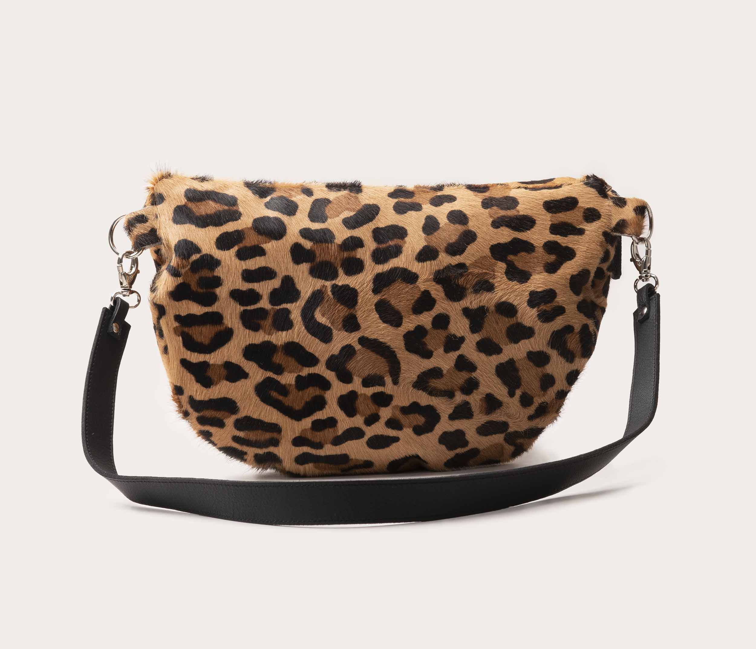 banane leopard en cuir dos, banane artisanal en cuir leopard dos